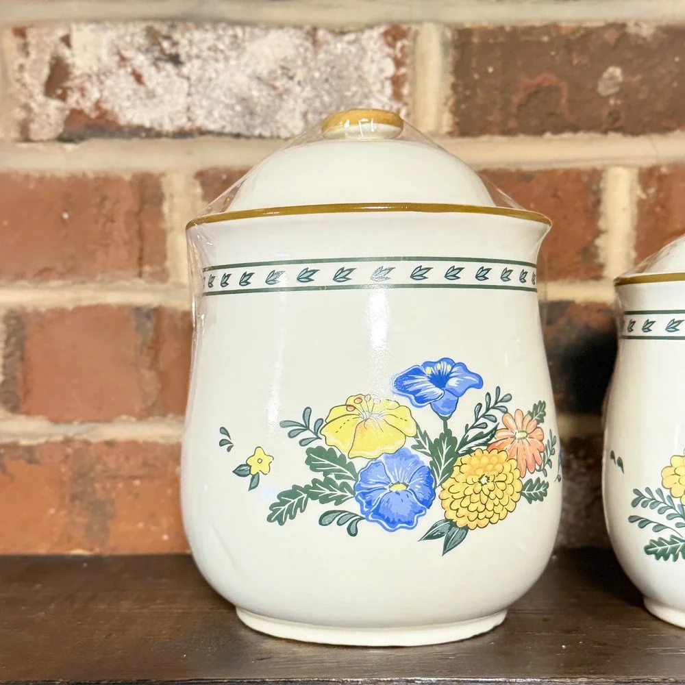 Vintage 1982 M Kamenstein Floral‎ Ceramic Kitchen Canister Set of 3 Cream Multi